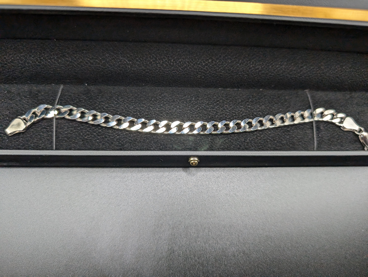 Diamond cut Cuban link bracelet